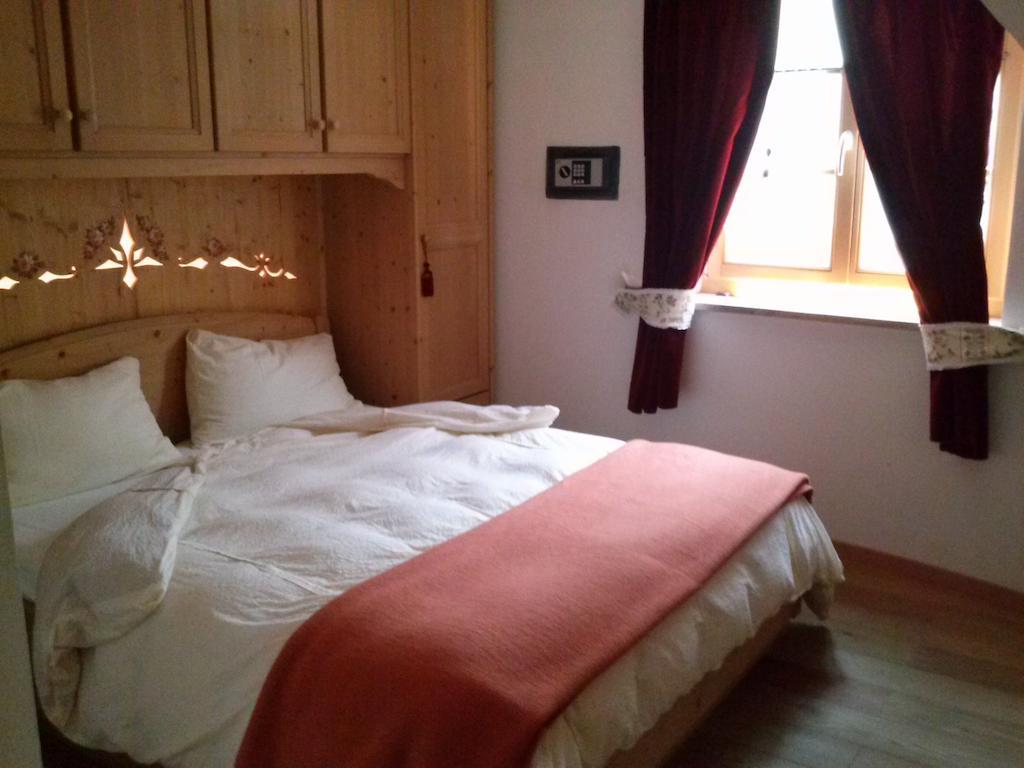 Apartments Cableway Canazei Δωμάτιο φωτογραφία